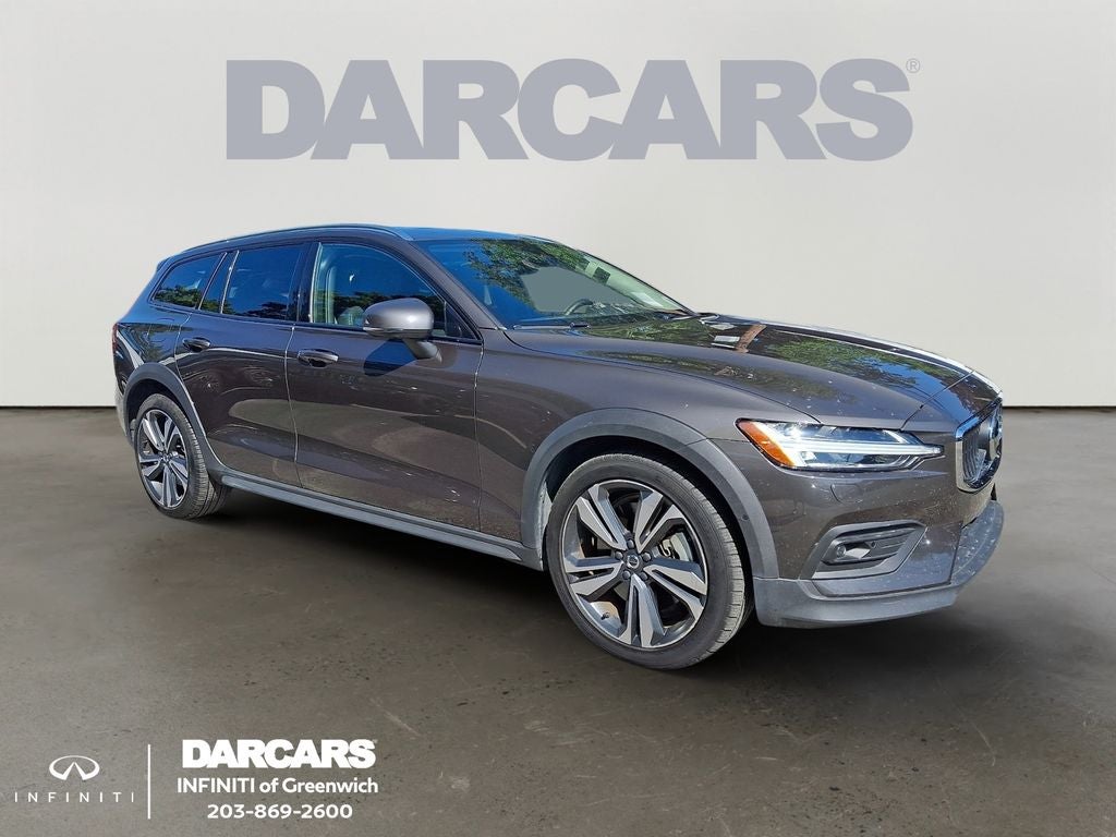 2025 Volvo V60 Cross Country